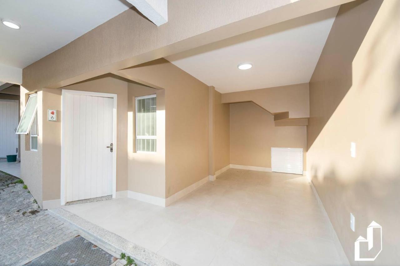 Apartamento Duplex Em 4 Ilhas Бомбиньяс Экстерьер фото