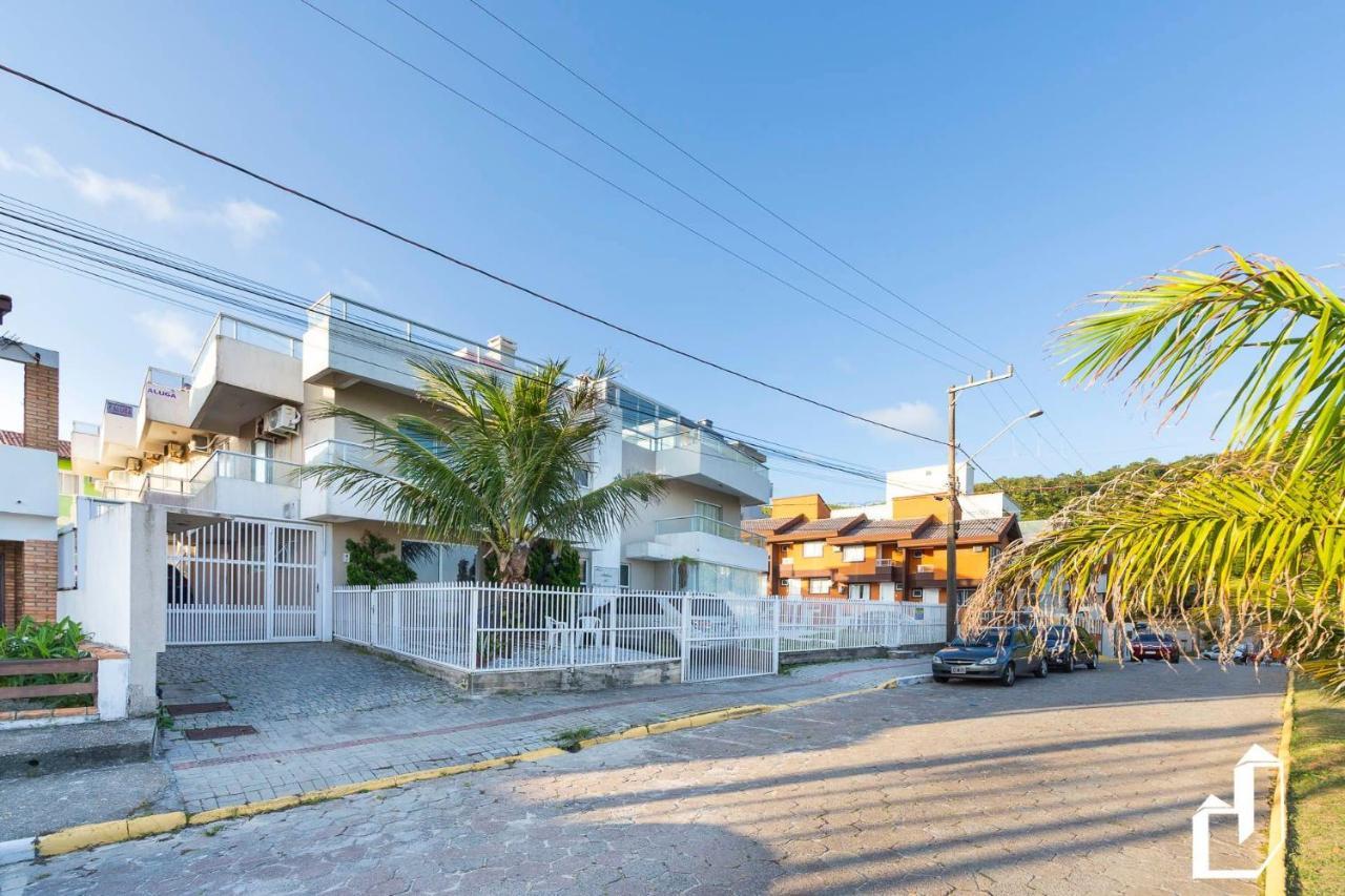 Apartamento Duplex Em 4 Ilhas Бомбиньяс Экстерьер фото